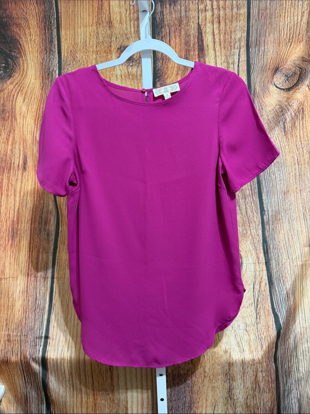 🚨(4/$10) Pink Rose Chiffon Keyhole Blouse Size S